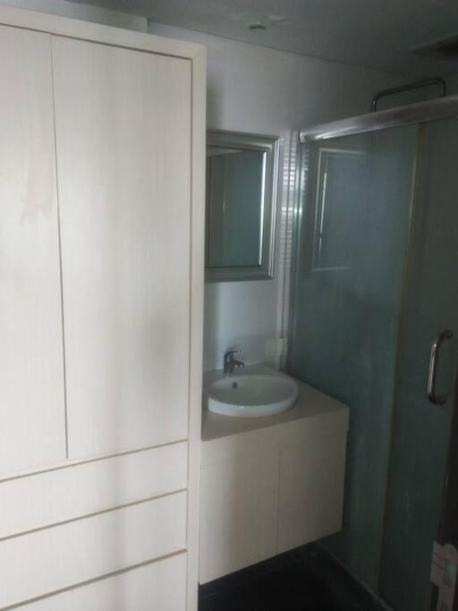 Mg Suite 1Bedroom Apartment By Just Inn Management سيمارانغ المظهر الخارجي الصورة
